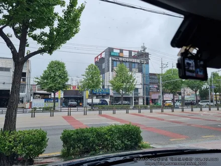 [인천썬팅] THE KIA 레이 EV - 레인보우 V90 썬팅 · 한문철 블랙박스 한캠 3X-Q · 합법인증 브라이오 전조등, 후진등 LED · 실내등 LED · PPF 2종 작업