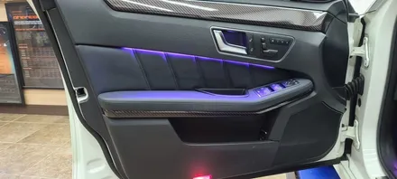 부산 벤츠 E300 벤츠감성으로 엠비언트 무드등 시공 / 부산 진구, 김해