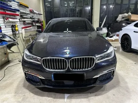 BMW 740Li 전체랩핑: 고광택 화이트 골드 스파클로 완성한 플래그십의 새로운 분위기 / 인천 서구