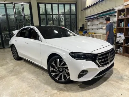 인천랩핑 벤츠 E300 전체랩핑｜흰색에서 메탈릭 다크 블루로 완벽 변신 / 인천 서구