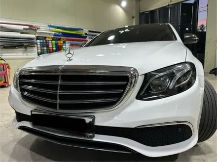 인천 벤츠랩핑_BENZ E클래스, 비비드 유광화이트 전체랩핑 시공후기 / 인천 서구