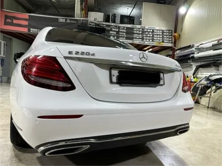 인천 벤츠랩핑_BENZ E클래스, 비비드 유광화이트 전체랩핑 시공후기 / 인천 서구