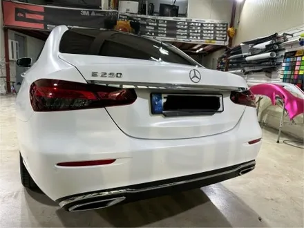 벤츠 E클래스 _ 에이버리 사틴화이트 전체랩핑 시공 / 인천 서구