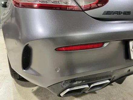 도회적인 매력으로 재탄생한 벤츠 C63 AMG 전체랩핑 / 인천 서구