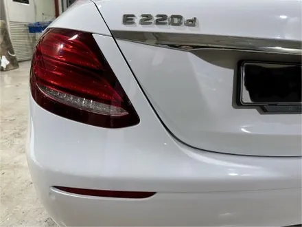 인천 벤츠랩핑_BENZ E클래스, 비비드 유광화이트 전체랩핑 시공후기 / 인천 서구