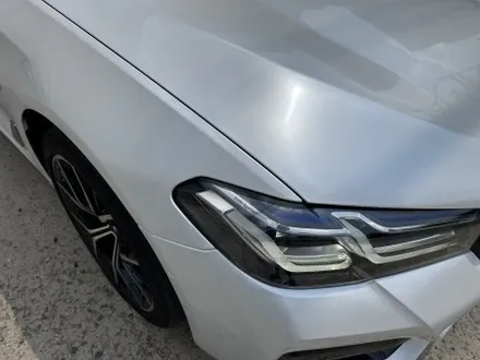 BMW 5시리즈 에이버리 고광택 진주펄 전체랩핑 / 인천 서구
