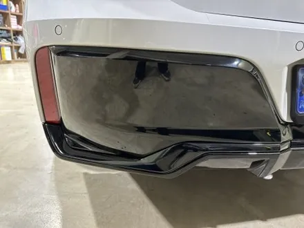 BMW 7시리즈 투톤랩핑: 순정 화이트 × 유광 블랙의 정석 + 크롬딜리트 / 인천 서구