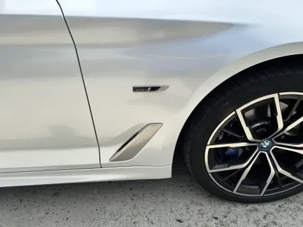 BMW 5시리즈 에이버리 고광택 진주펄 전체랩핑 / 인천 서구