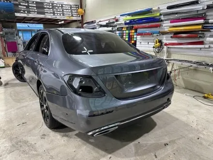 인천 벤츠랩핑_BENZ E클래스, 비비드 유광화이트 전체랩핑 시공후기 / 인천 서구
