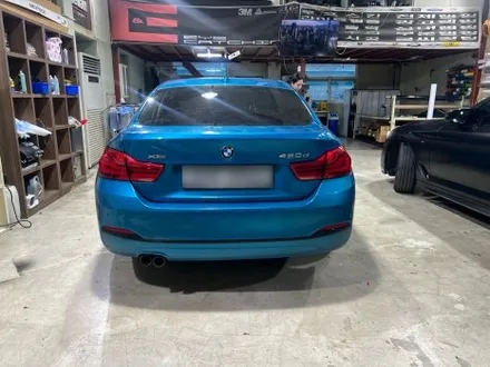 강렬한 블루에서 부드러운 그레이로, BMW 420d 랩핑 사례 / 인천 서구