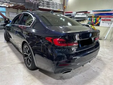 BMW 5시리즈 에이버리 화이트펄 전체랩핑 – 순정보다 세련된 진주펄 / 인천 서구