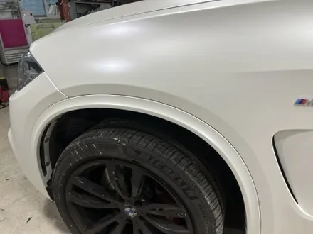 인천 BMW X5 랩핑 – 사틴화이트펄로 완성한 세련된 전체랩핑 / 인천 서구