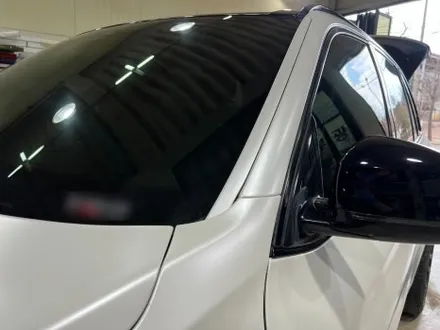 인천 BMW X5 랩핑 – 사틴화이트펄로 완성한 세련된 전체랩핑 / 인천 서구