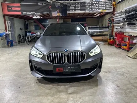 인천랩핑 아이캐칭 | BMW 118d 사틴 다크그레이 전체랩핑 시공 / 인천 서구