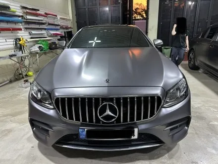 인천 벤츠랩핑은 아이캐칭에서! 벤츠 E클래스 쿠페 사틴다크그레이 / 인천 서구