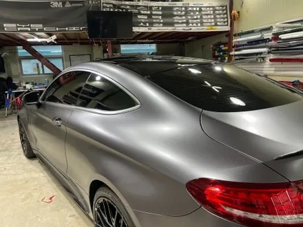 도회적인 매력으로 재탄생한 벤츠 C63 AMG 전체랩핑 / 인천 서구