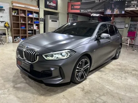 인천랩핑 아이캐칭 | BMW 118d 사틴 다크그레이 전체랩핑 시공 / 인천 서구