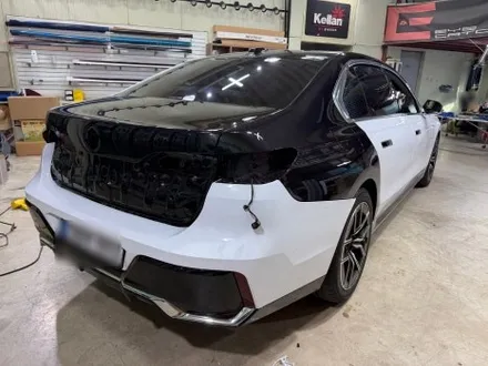BMW 740i 투톤랩핑 인천랩핑 고광택 블랙&화이트 듀오톤 완성 / 인천 서구