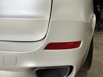 인천 BMW X5 랩핑 – 사틴화이트펄로 완성한 세련된 전체랩핑 / 인천 서구