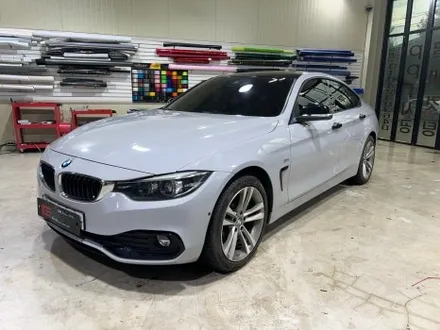 강렬한 블루에서 부드러운 그레이로, BMW 420d 랩핑 사례 / 인천 서구