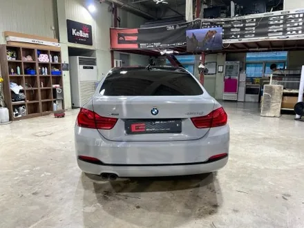 강렬한 블루에서 부드러운 그레이로, BMW 420d 랩핑 사례 / 인천 서구