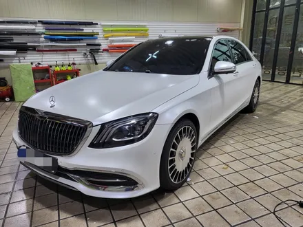 인천랩핑 전문 아이캐칭_ 벤츠 마이바흐 S560, 에이버리 사틴화이트펄 전체랩핑 시공 / 인천 서구, 부평, 부천