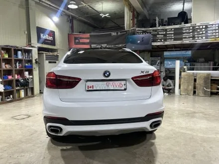 BMW X6 컬러체인지 인천랩핑, 밝고 세련된 유광 화이트로 재탄생 / 인천 서구