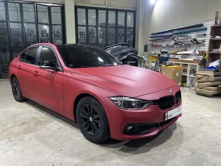 BMW 3시리즈 전체랩핑 무광 가넷 레드로 완성한 고급스러운 변화 / 인천 서구