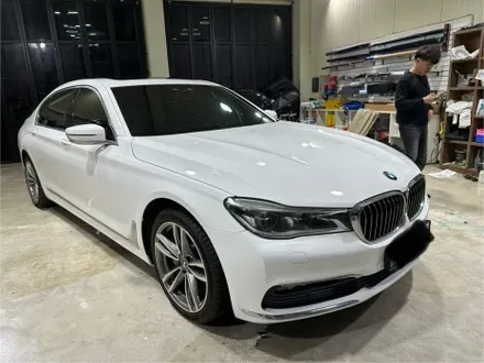 인천랩핑 아이캐칭_BMW 730LD 비비드 고광택 유광화이트 전체랩핑 / 인천 서구