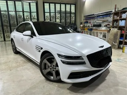 제네시스 G80 랩핑은 아이캐칭에서! 사틴화이트 전체랩핑 + 크롬딜리트 시공 / 인천 서구