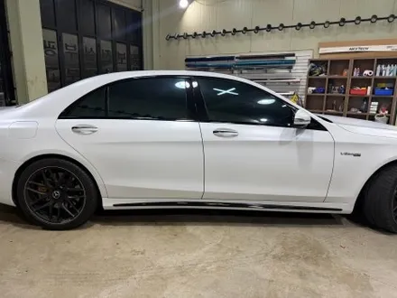 인천랩핑 벤츠 S63 AMG 전체랩핑 후기｜사틴화이트펄 + 크롬딜리트로 완성한 블랙앤화이트 / 인천 서구
