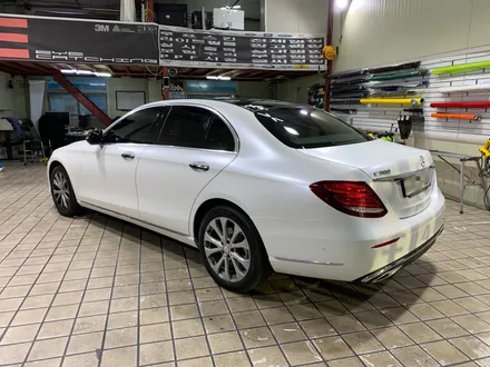 자동차랩핑 인천 아이캐칭_벤츠 E300, 에이버리 사틴화이트펄(진주펄) 전체랩핑 시공후기 / 인천 서구, 부평, 부천