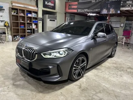 인천랩핑 아이캐칭 | BMW 118d 사틴 다크그레이 전체랩핑 시공 / 인천 서구