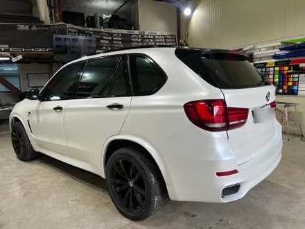 인천 BMW X5 랩핑 – 사틴화이트펄로 완성한 세련된 전체랩핑 / 인천 서구