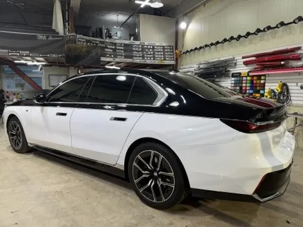 BMW 740i 투톤랩핑 인천랩핑 고광택 블랙&화이트 듀오톤 완성 / 인천 서구