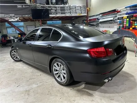 BMW 520d 에이버리 사틴블랙 전체랩핑 / 인천 서구
