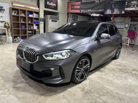 인천랩핑 아이캐칭 | BMW 118d 사틴 다크그레이 전체랩핑 시공 / 인천 서구