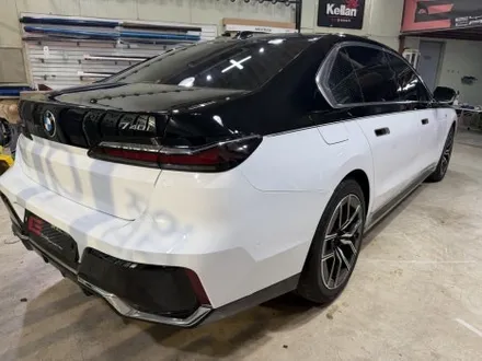 BMW 740i 투톤랩핑 인천랩핑 고광택 블랙&화이트 듀오톤 완성 / 인천 서구