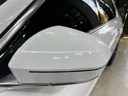 럭셔리의 새 기준, BMW 740i 유광화이트 전체랩핑 / 인천 서구