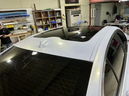 BMW 740Li 전체랩핑: 고광택 화이트 골드 스파클로 완성한 플래그십의 새로운 분위기 / 인천 서구