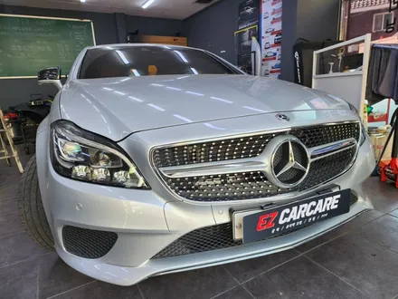W218 CLS헤드라이트복원작업. 헤드라이트 케이스교환으로 새거됐어요 / 부산 사하구 하단동