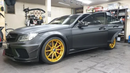 C63AMG 블랙시리즈 스타일.  플라스티딥으로 전체 무광랩핑 했어요~  부산무광랩핑 이지카케어 / 부산 사하구 하단동