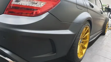 C63AMG 블랙시리즈 스타일.  플라스티딥으로 전체 무광랩핑 했어요~  부산무광랩핑 이지카케어 / 부산 사하구 하단동