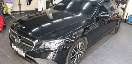 w213 E클래스 사틴블랙으로 전체랩핑했어요. 플라스티딥 무광랩핑으로 스크레치 방지하세요 / 부산 사하구 하단동