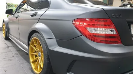 C63AMG 블랙시리즈 스타일.  플라스티딥으로 전체 무광랩핑 했어요~  부산무광랩핑 이지카케어 / 부산 사하구 하단동