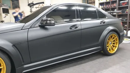 C63AMG 블랙시리즈 스타일.  플라스티딥으로 전체 무광랩핑 했어요~  부산무광랩핑 이지카케어 / 부산 사하구 하단동
