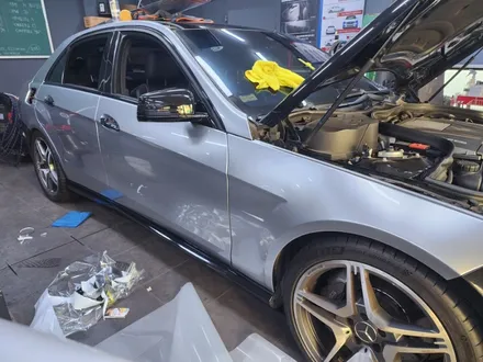 E63AMG에 포르쉐 GT실퍼 랩핑하기. 사하구에 고광택랩핑하는곳 / 부산 사하구 하단동