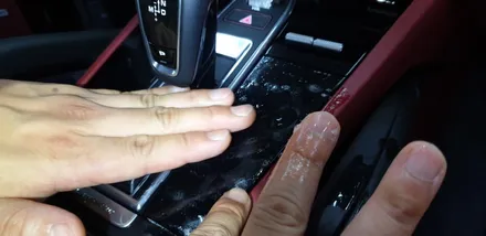 포르쉐 카이엔쿠페 본넷과. 실내버튼을 PPF로 생활기스 보호해요~ 사하구PPF / 부산 사하구 하단동