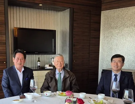공군예비역모임 로카피스의 초대회장님과 현직 회장님의 만남 소식