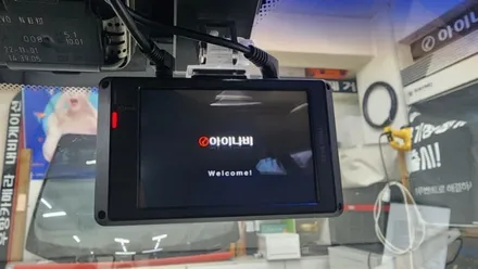 QX100 QXD화질 30프레임 블랙박스를 시공한 차량은 볼보 V90입니다. / 서울 서대문구 연희동